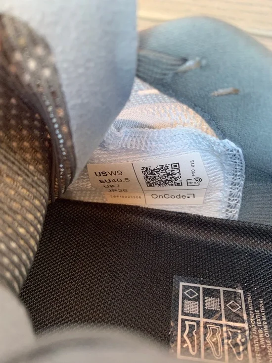 On Running Cloudflow Sneaker - Picture 11 of 12